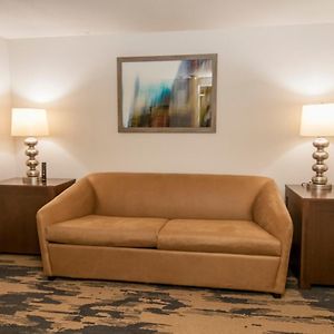 1 Bedroom Suite 1 King Sofa bed